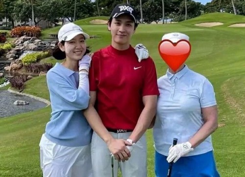 Cuối cùng Park Shin Hye và ông xã tài tử đã lộ ảnh trăng mật ở Hawaii, xôn xao bụng bầu 6 tháng của mẹ bỉm ở sân golf