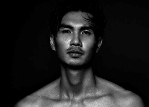 "Nhiều người cho rằng tôi dám khỏa thân thì thuộc dạng bán thân kiếm tiền"