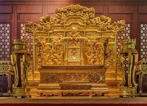 Tại sao các chuyên gia không dám chạm tay vào ghế rồng trong Tử Cấm Thành? Đáp án khiến nhiều người bất ngờ!