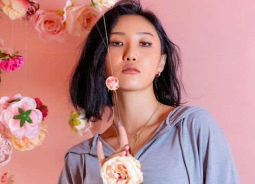 Hwasa (MAMAMOO) chia sẻ gây sốc vì bị Body shaming, từng nghĩ đến cái chết