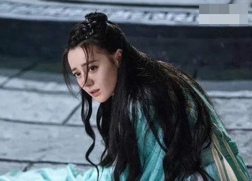 Tuệ Hoà xinh đẹp của Hương Mật Tựa Khói Sương bị 'hại thảm' trong Ngự Giao Ký: Mặt tròn vạnh, đôi mắt như 10 năm chưa ngủ!
