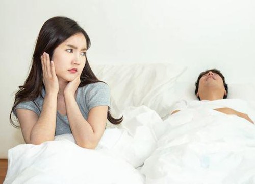 Biểu cảm của bạn gái khi quan hệ khiến chàng trai phải cầu cứu cách trị "cậu nhỏ" khó bảo