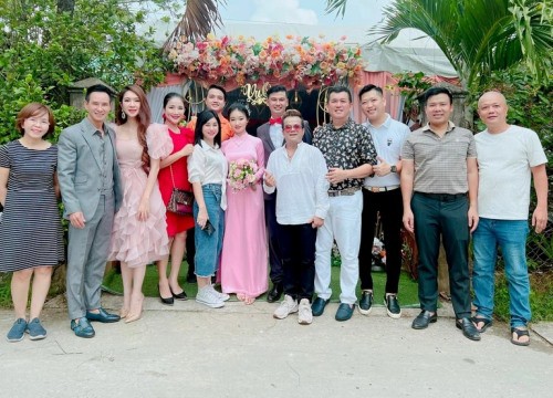 Phản ứng của "bà mối" Cát Tường về đám cưới bạn thân Tiết Cương