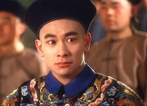 Tuổi 50 "trẻ mãi không già" của huyền thoại võ thuật tuổi thơ: Sự nghiệp hết thời chứ chẳng "tươi xanh" như nhan sắc hiện tại