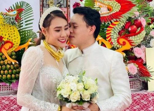 Hồ Bích Trâm tiếp tục dời ngày cưới