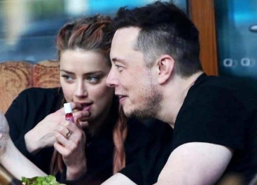 Dàn người tình không ra làm chứng cho Amber Heard