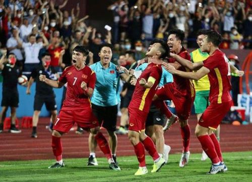 Bóng đá nam SEA Games 31: U23 Việt Nam vào bán kết
