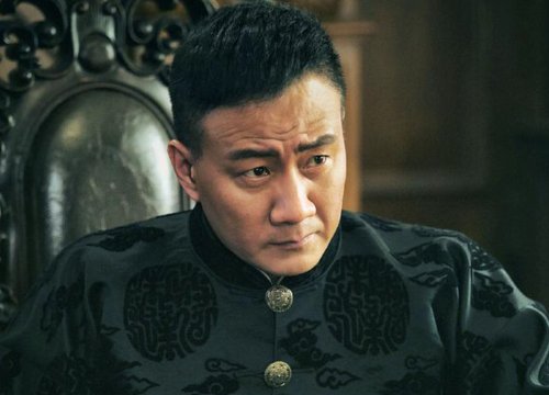 'Kiều Phong' Hồ Quân phong độ, gia đình hạnh phúc ở tuổi 54