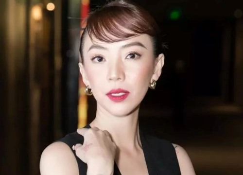 Lời hứa xúc động của Tiến Luật với Thu Trang sau cú sốc mất mẹ