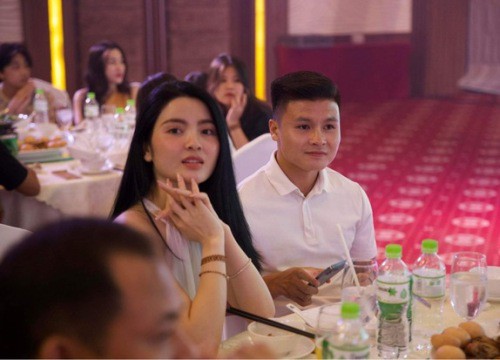 Quang Hải cùng "bạn gái tin đồn" xuất hiện bên nhau công khai