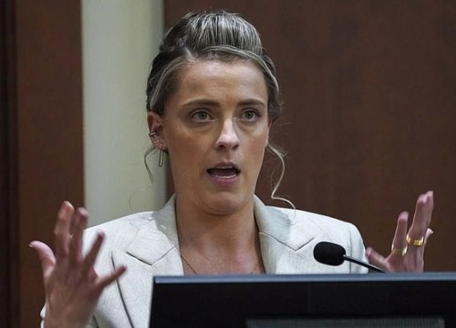 Em gái Amber Heard đã khai gì ở phiên tòa?