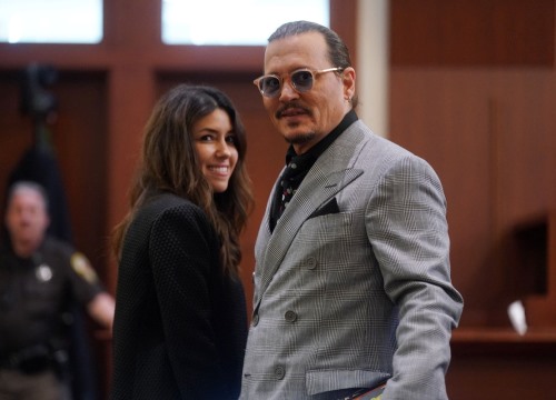 Luật sư của Johnny Depp chính thức phủ nhận hẹn hò với nam diễn viên