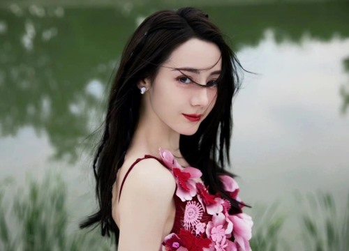 Mối nguy của việc sao nữ Trung Quốc bị tình dục hóa cơ thể