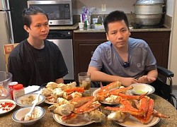 Khoa Pug spent a lot of money to buy king crabs to celebrate when he was 1cm tall