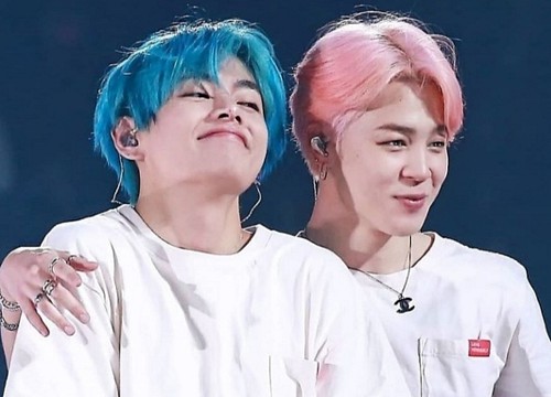 Jimin và V (BTS) bộc lộ tính cách thật qua hậu trường Grammy 2022