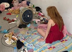 Hotgirl sleeps well in a room full of trash, making netizens bored