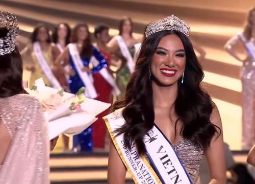 Kim Duyen won the 2nd runner-up at Miss Supranational 2022, ending the 8-year journey of the Miss Universe contest