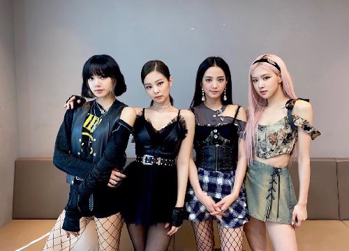 BLACKPINK bỏ xa các đối thủ bởi loạt MV 'sặc mùi tiền':YG không có gì ngoài điều kiện!