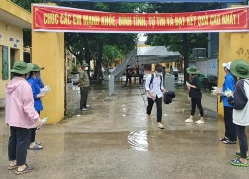 Học sinh đánh nhau, phụ huynh bức xúc tố Hiệu trưởng THCS Hà Hồi thờ ơ