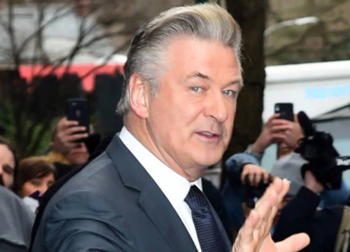 Hậu xả súng gây chết người trên phim trường, Alec Baldwin bị loại khỏi nhiều dự án