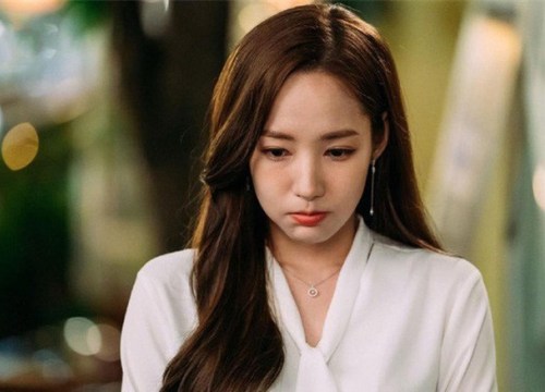 Trong đám giỗ của bố, mẹ lấy ra 2 cuốn sổ đỏ tặng cho anh em tôi
