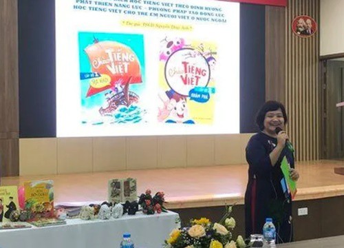 Xuất bản sách phục vụ việc dạy và học tiếng Việt ở nước ngoài