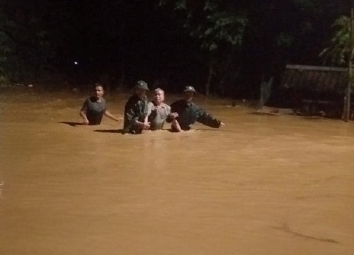 Đi đánh bắt cá, người đàn ông bị nước lũ cuốn mất tích