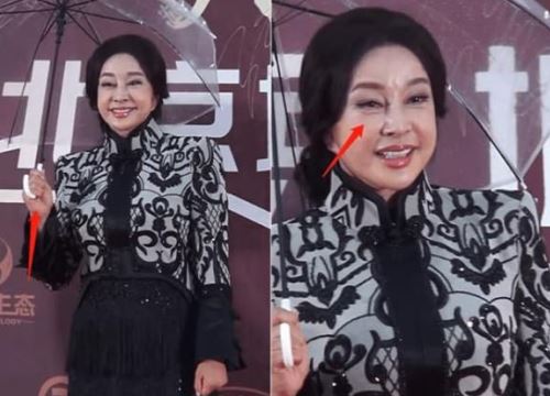 Lưu Hiểu Khánh chung khung hình với 'Quan Âm đẹp nhất màn ảnh' Triệu Nhã Chi tại sự kiện, hai mỹ nhân ở tuổi U70 trông thế nào trong ảnh chưa chỉnh sửa?