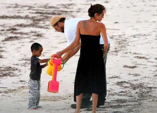 Angelina Jolie tự tung bằng chứng ngoại tình với Brad Pitt
