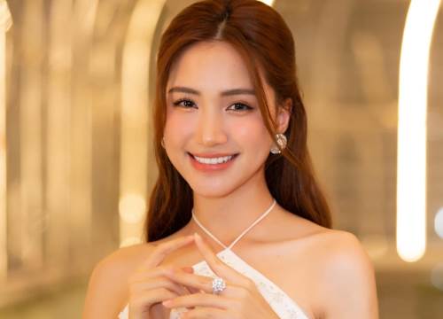 Hòa Minzy ngọt ngào với chồng cũ thế nào?