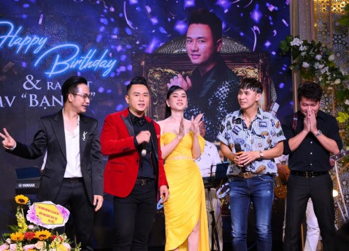 Dàn ca sĩ thần tượng thế hệ 8x hội ngộ tại sinh nhật Hàn Thái Tú