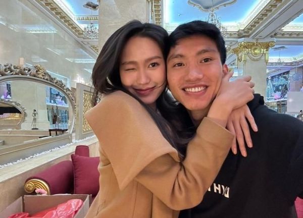 Doãn Hải My khoe mặt mộc, hé lộ ảnh 'dìm' của Đoàn Văn Hậu