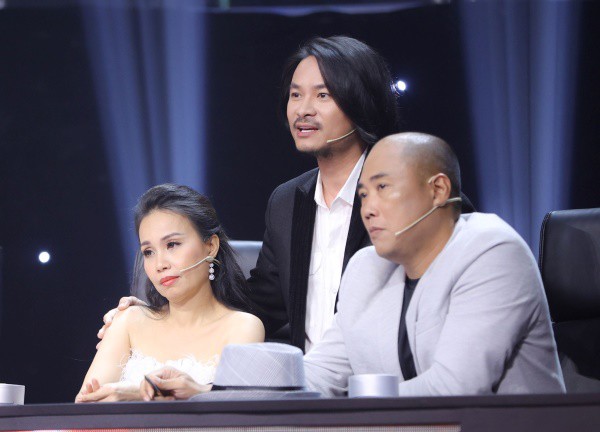 Minh Vy 'cạo đầu' mong Cẩm Ly hết bệnh