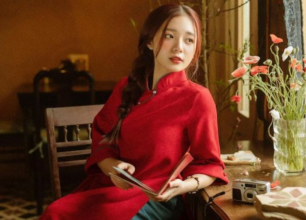 Nữ MC 'chân ngắn nhất VTV' tung ảnh đón Tết cực mê