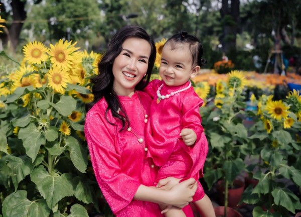 Ái nữ gốc Ấn Võ Hạ Trâm lần đầu diện áo dài, chuẩn "cô 2 Sài Gòn"