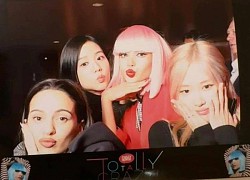 Lisa posted a photo with Jisoo - Rosé at a nightclub, a move that clearly shows the current relationship of the BLACKPINK sisters