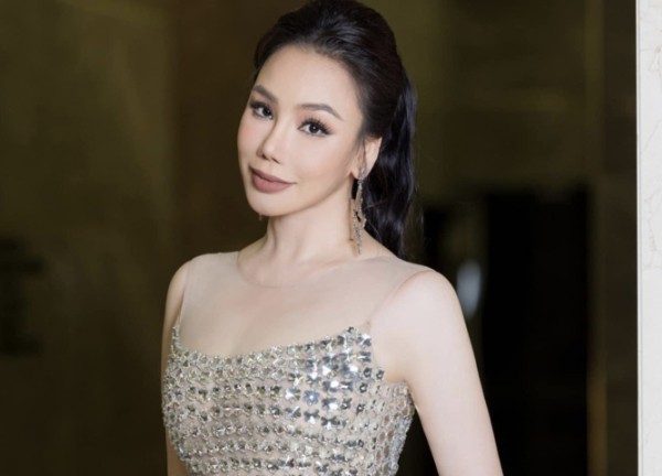 Hồ Quỳnh Hương khoe đường cong tuổi 43, phản ứng sao khi được khen nhan sắc?
