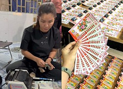 The woman unexpectedly won 12 special lottery tickets worth VND 24 billion and the story behind it