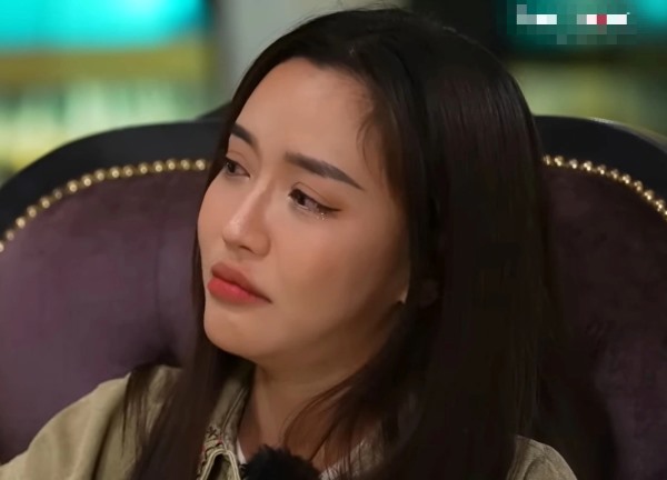 Bích Phương bật khóc: "Mọi người nói chuyện, tôi không nói lại được. Tôi không nghĩ mình tệ thế"