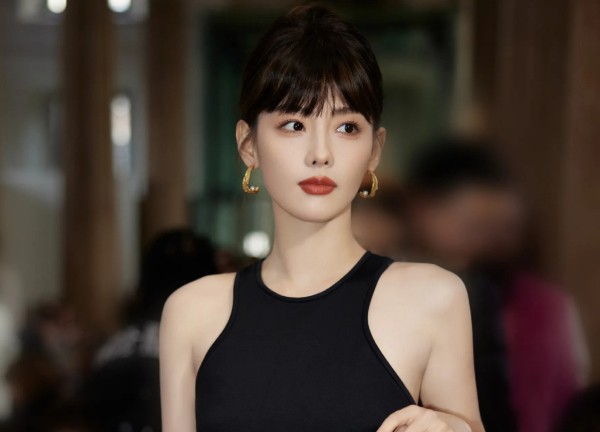 Mỹ nhân xem Lisa diễn thoát y lại gặp kiếp nạn: Bị xoá tên khỏi dự án khủng, netizen lo phim "đắp chiếu"?