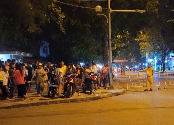 Vỡ hụi, hàng trăm người dân đứng ngồi không yên