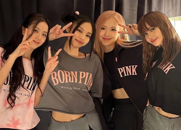 BLACKPINK lại "see tình" nhạc Việt, cover bản hit mới đình đám, Rosé "flex" tiếng Việt cực đỉnh?