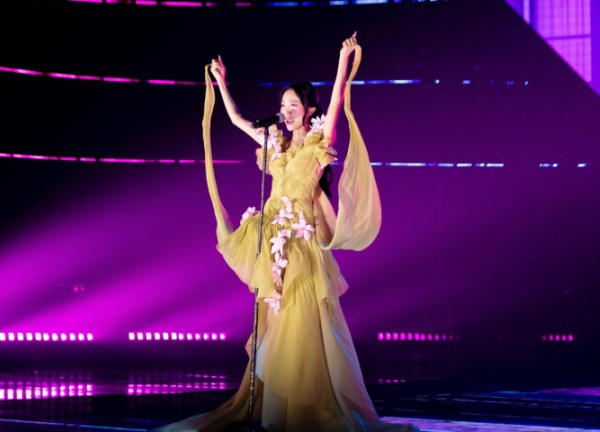 Diệu Nhi nhờ cả Anh Tú, Wren Evans, Dương Hoàng Yến và Lăng LD hỗ trợ nhưng vẫn "đội sổ" khi debut tại show Chị Đẹp!