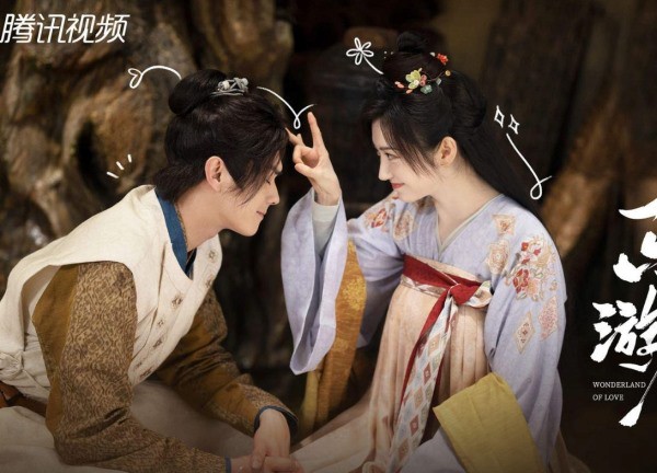 Mỹ nhân biến mọi bạn diễn nam thành "người khổng lồ" nhờ bàn tay nhỏ như búp bê, nhan sắc được khen hàng đầu màn ảnh