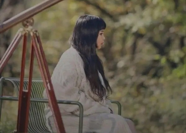 Park Bom thông báo trở lại sau gần 2 năm vắng bóng