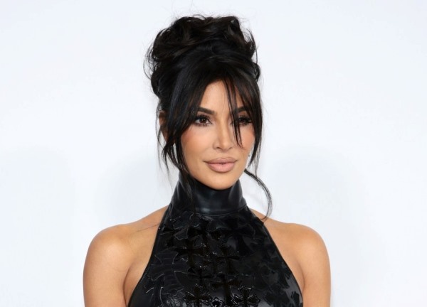 Kim Kardashian "thề" sẽ độc thân thêm một năm nữa