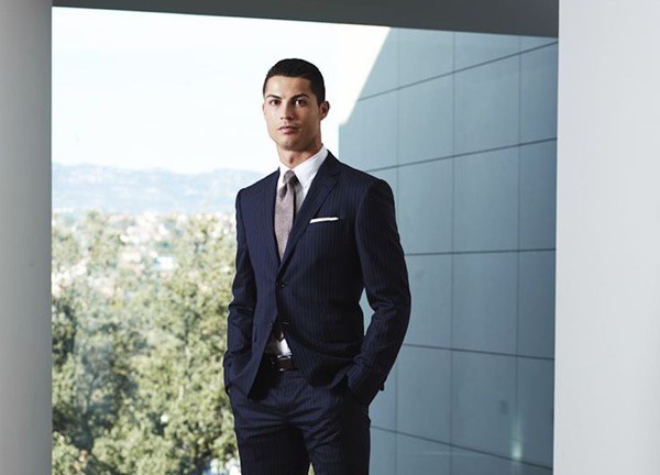 Cristiano Ronaldo "thua đau" trong danh sách "vận động viên quyến rũ nhất", Messi còn thảm bại hơn