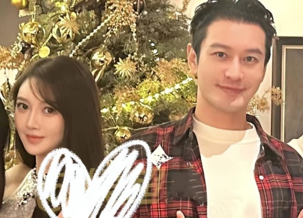 Khi Angela Baby bị cấm sóng ngầm, Huỳnh Hiểu Minh lộ ảnh vui vẻ hẹn hò tình mới nóng bỏng