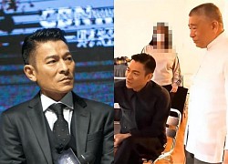 Lau Duc Hoa choked up when he reported the news of his biological father's death. Netizens were touched by the last photo of father and son