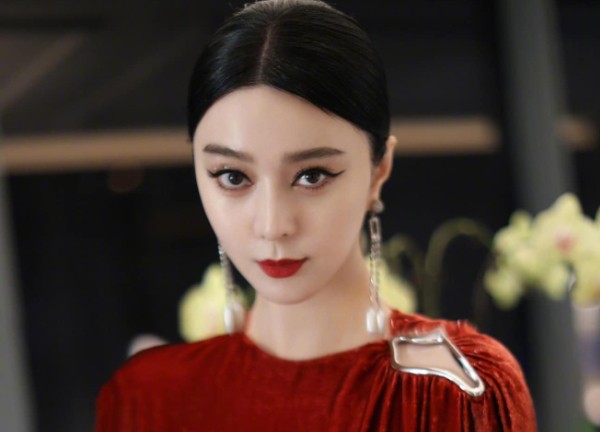 Phạm Băng Băng tự ngầm xác nhận chia tay bạn trai doanh nhân, mối tình "đứt gánh" sau gần 2 năm vì 1 lý do?